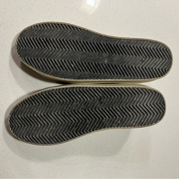 Golden Goose | Hi Star with metallic leather star and powder-blue heel tab - Picture 10 of 11